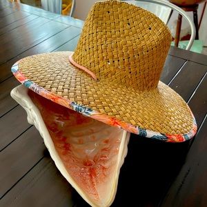 Roxy straw beach hat NWOT